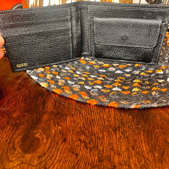 Gucci bi fold black wallet - Picture 5 of 8